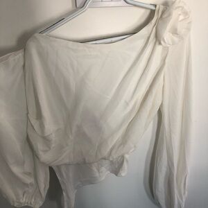 Elegant White Women's Top body assymetric